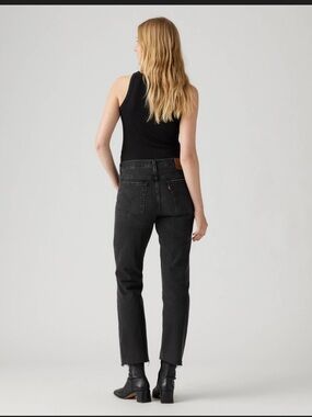 Levi's Wedgie Straight Women's Straight Leg Jeans in Black